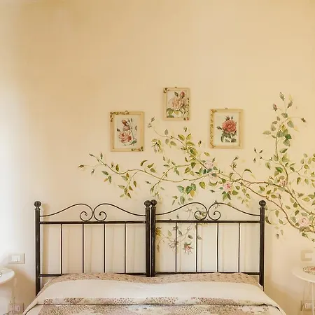La Casa Di Ugo בית הארחה