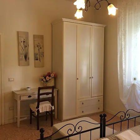 בית הארחה La Casa Di Ugo Ciglione