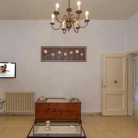 בית הארחה La Casa Di Ugo 3*