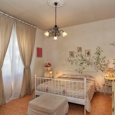 בית הארחה La Casa Di Ugo Ciglione