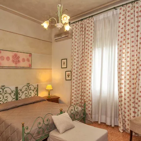 בית הארחה La Casa Di Ugo Ciglione