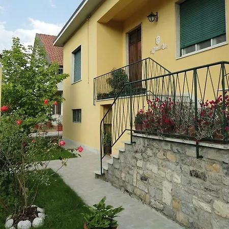 בית הארחה La Casa Di Ugo 3*