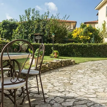 La Casa Di Ugo בית הארחה 3*