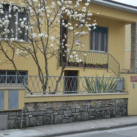 La Casa Di Ugo בית הארחה