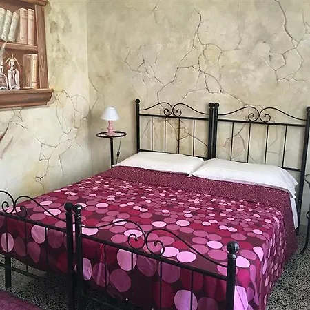 La Casa Di Ugo Guest house Ciglione